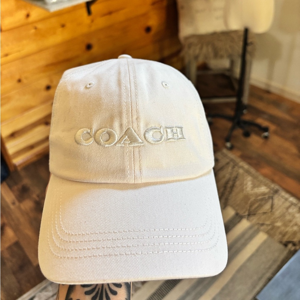 Coach Classic White Hat